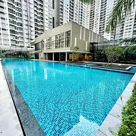 Youth City Pool View Near Airport Aeon Usim Inti Nilai Bagian luar foto