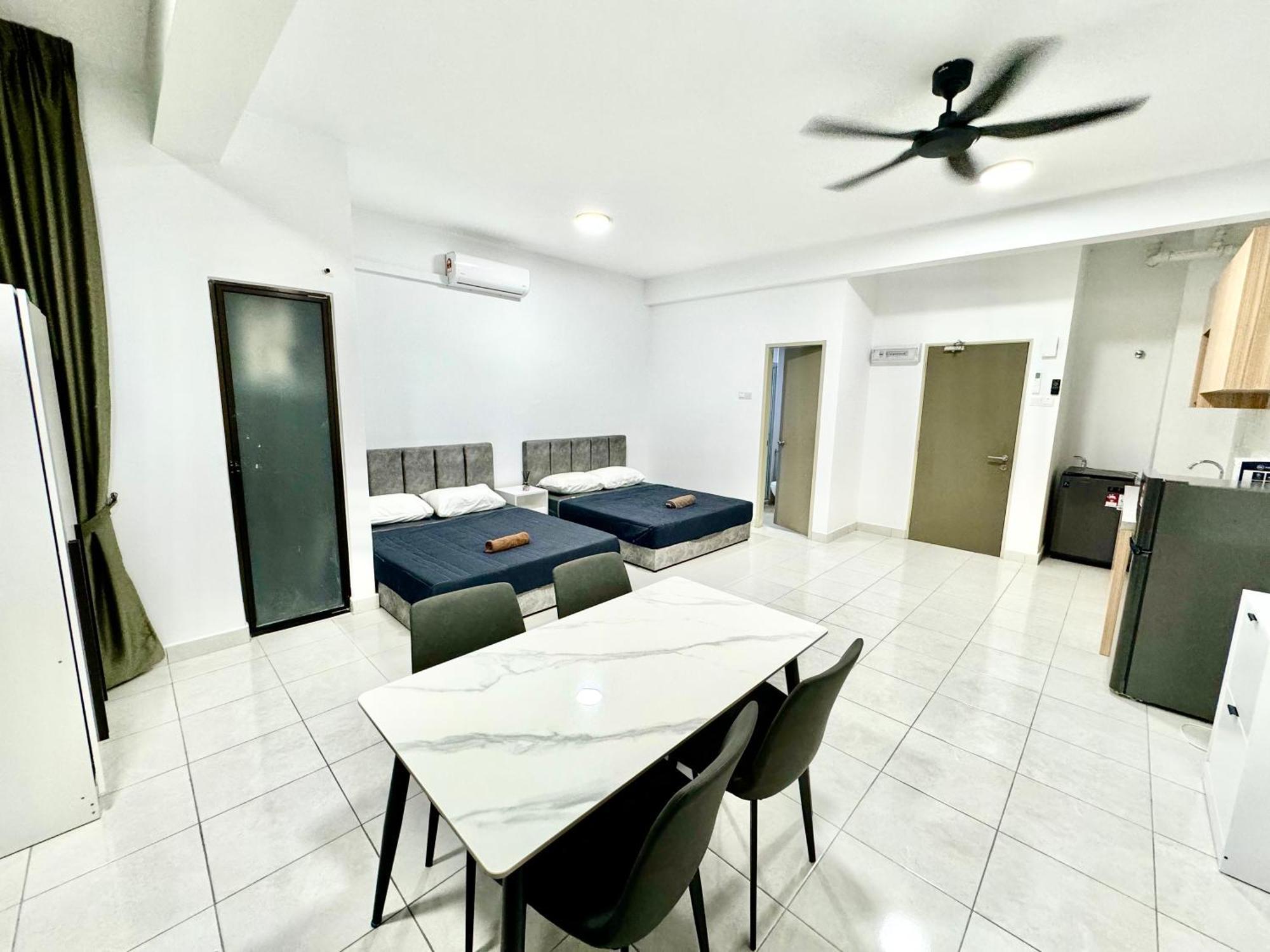 Apartment Youth Pool View Near Airport Aeon Usim Inti *